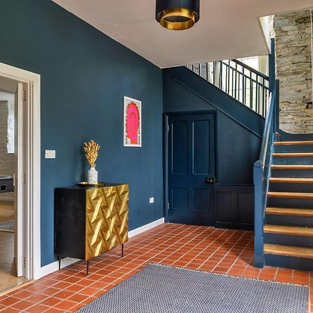Finest Retreats - Luxury Converted Chapel With Hot Tub & Games Room Dinas Mawddwy Экстерьер фото