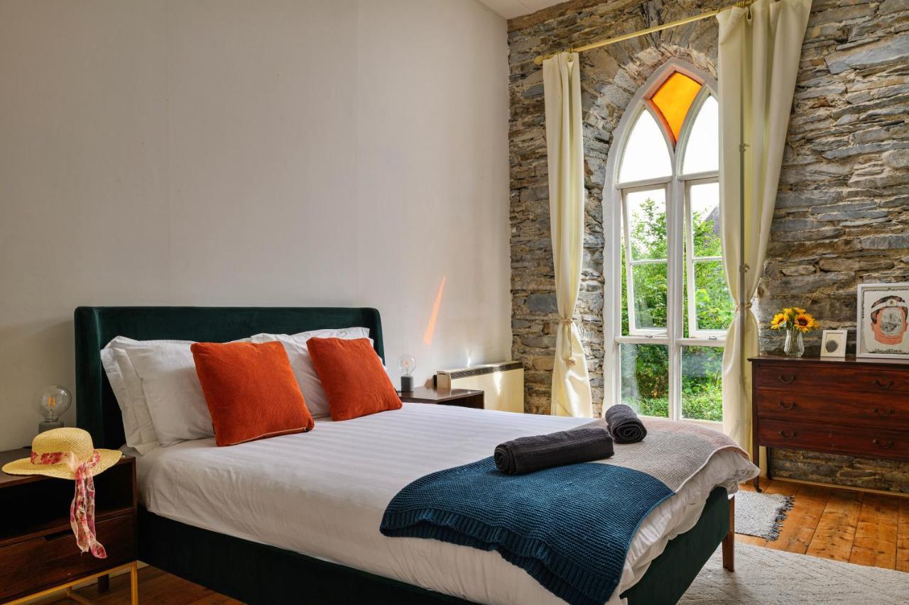 Finest Retreats - Luxury Converted Chapel With Hot Tub & Games Room Dinas Mawddwy Экстерьер фото