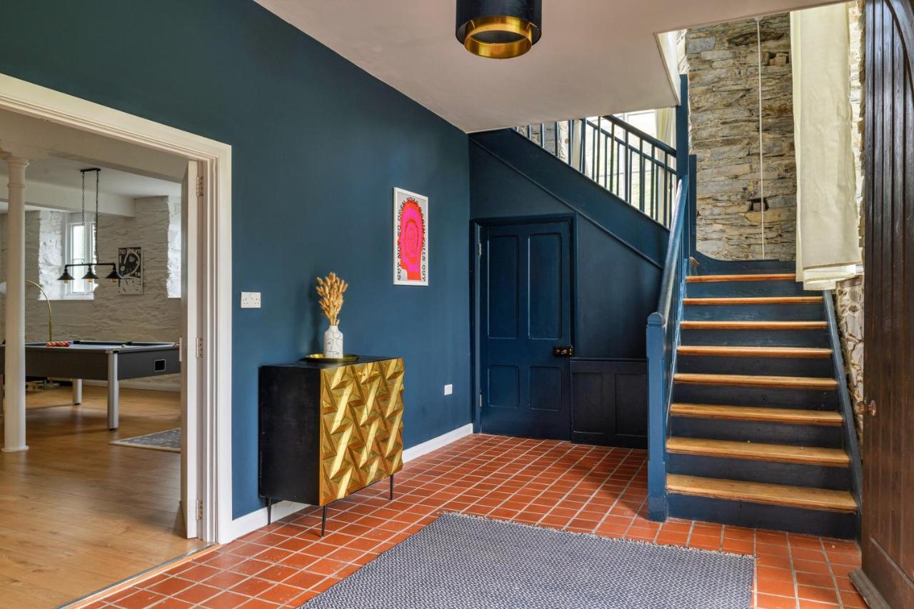 Finest Retreats - Luxury Converted Chapel With Hot Tub & Games Room Dinas Mawddwy Экстерьер фото