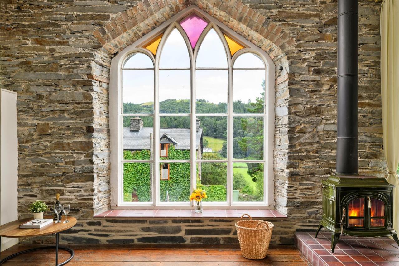 Finest Retreats - Luxury Converted Chapel With Hot Tub & Games Room Dinas Mawddwy Экстерьер фото